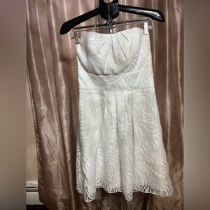 White House Black Market white dress size 6 new with rages